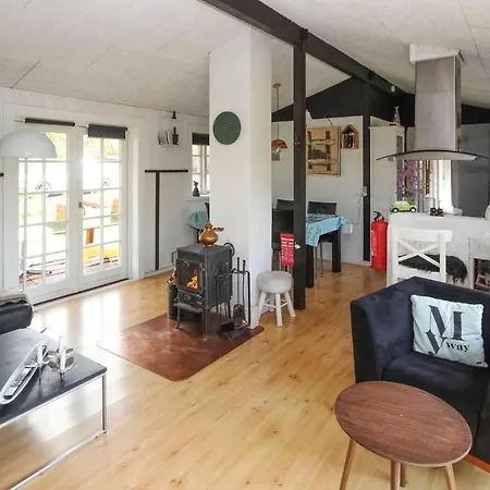 Сasa de vacaciones 3 Bedroom Beautiful In Samso